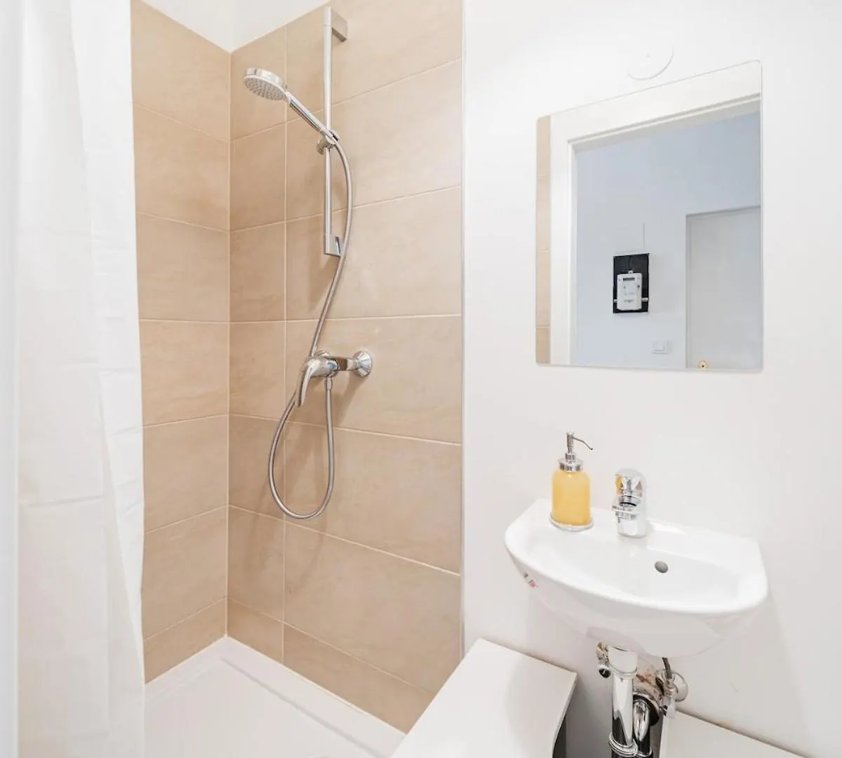 Central Two Room Apartment Vienne